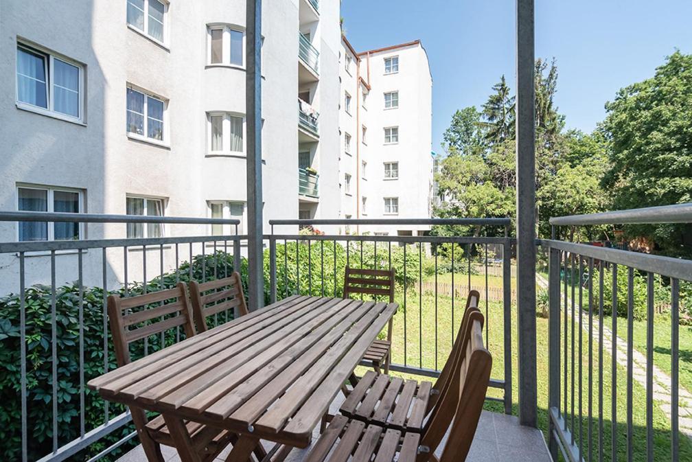 Colorful Apartment Facing Green Courtyard 维也纳 外观 照片