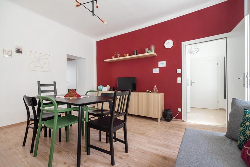 Colorful Apartment Facing Green Courtyard 维也纳 外观 照片